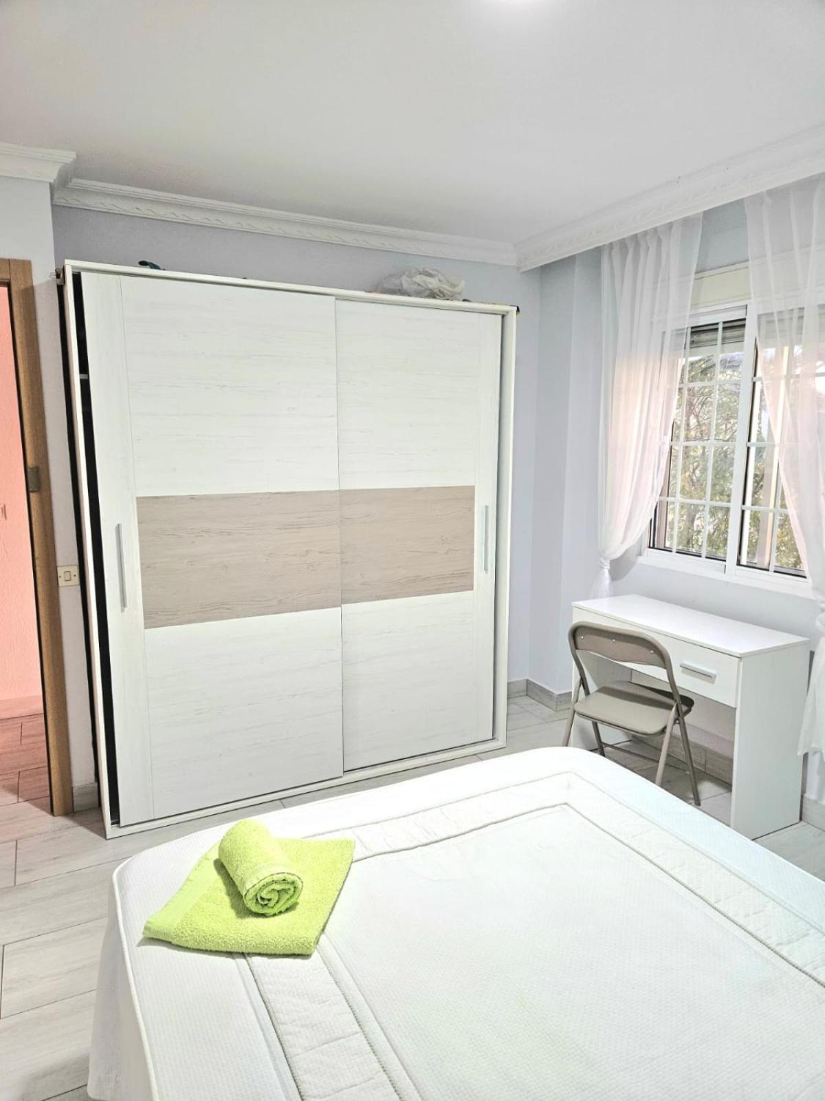 Hotel Habitacion Privada A 15 Min De La Playa/Piso Huelva Exterior foto